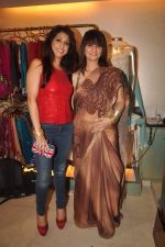 Neeta Lulla at Neeta Lulla previews her latest collection in KHar, Mumbai on 14th Oct 2011 (7).JPG